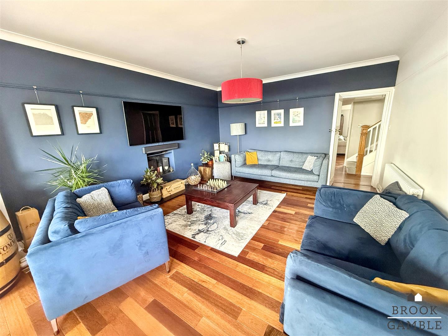 6 Bedroom House - Detached. Willingdon Road in Eastbourne,  2
